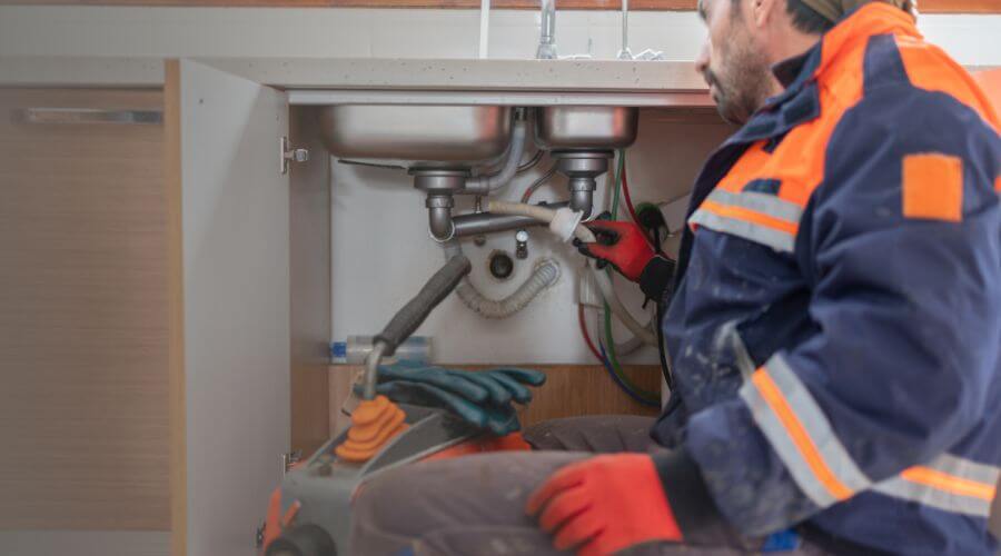 Expert burst pipe repair services in Bunker Hill, IL